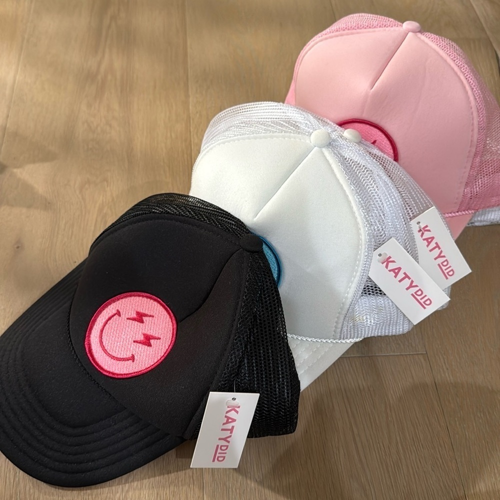 Lot Of 5 Smiley Face trucker Hat Women’s One Size NEW with tags